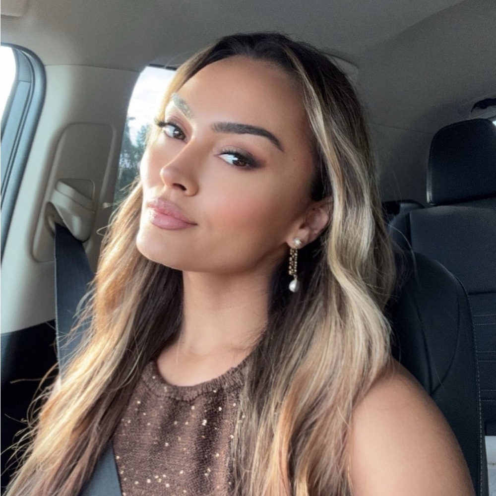 Meet your Posher, April